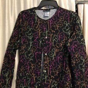 Cherokee black flower scrub jacket!